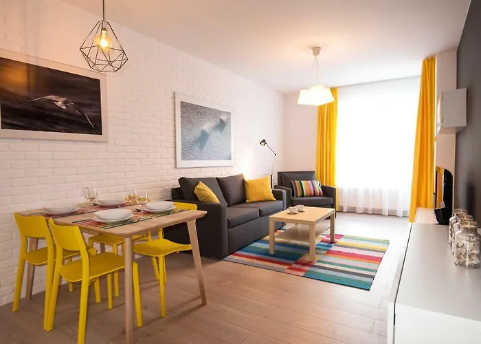 Lato Solna 11c Z Garazem Апартаменти