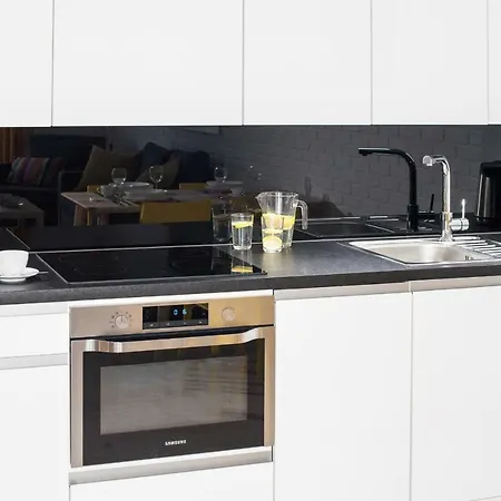 Lato Solna 11c Z Garazem Daire *