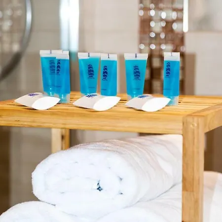 Lato Solna 11c Z Garazem Daire *